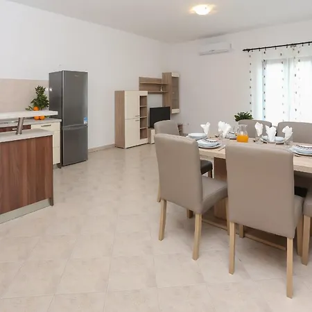 Apartment Sunny Elegant In Trogir