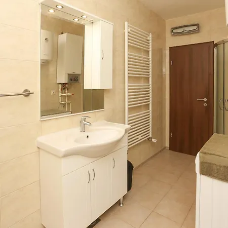 Sunny Elegant In Apartament