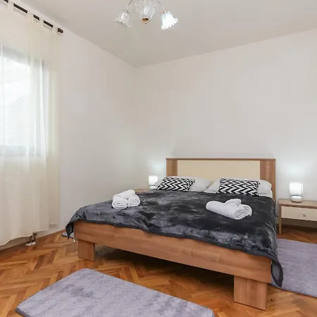 Sunny Elegant In Apartament *