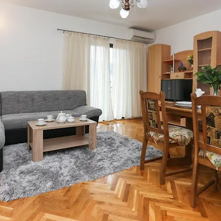 Sunny Elegant In Apartament *